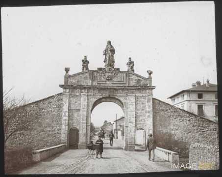 Porte du château (Blainville-sur-l'Eau)